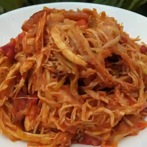 Pollo o carne desmechada