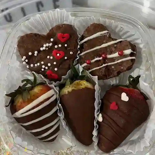Mini brownies x2+fresas con chocolate x3
