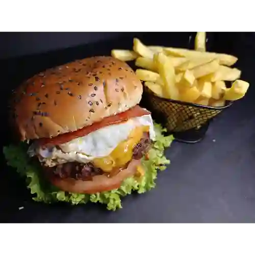 Hamburguesa Burger Criolla y Papas