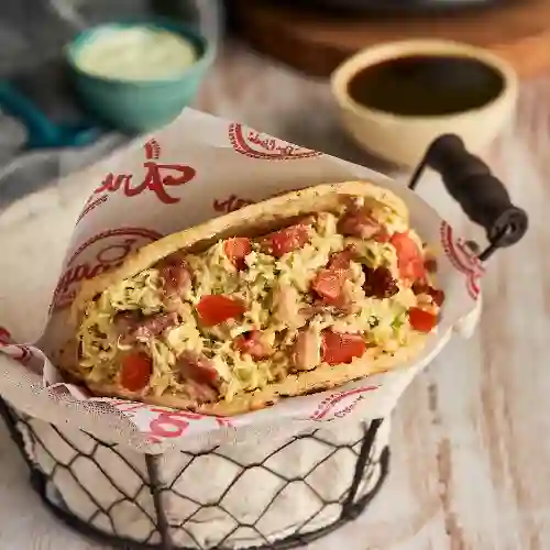 Arepa Reina Pepiada + Papas Francesa