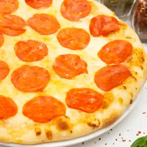 Pizza grande pepperoni americano