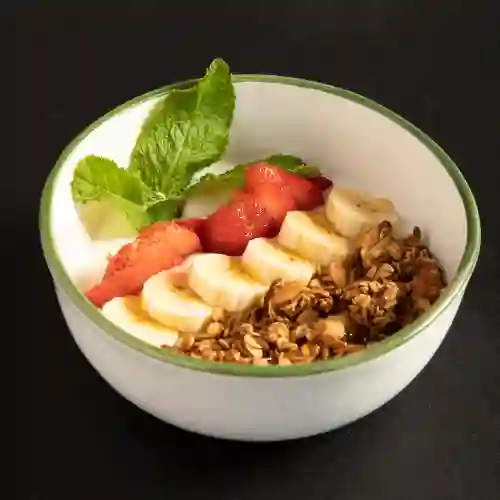 Yogurt Griego, Granola y Fruta