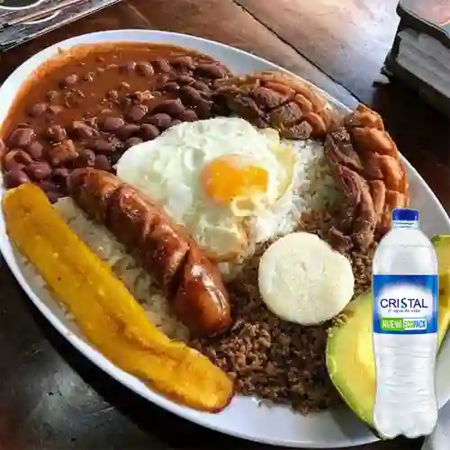 Combo Bandeja Paisa + Cristal Sin Gas 600 ml