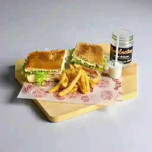 Sándwich Pollo Desmechado