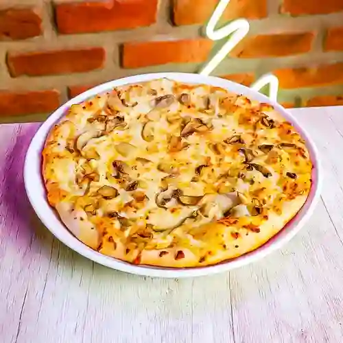 Pizzeta Pollo y Champiñones