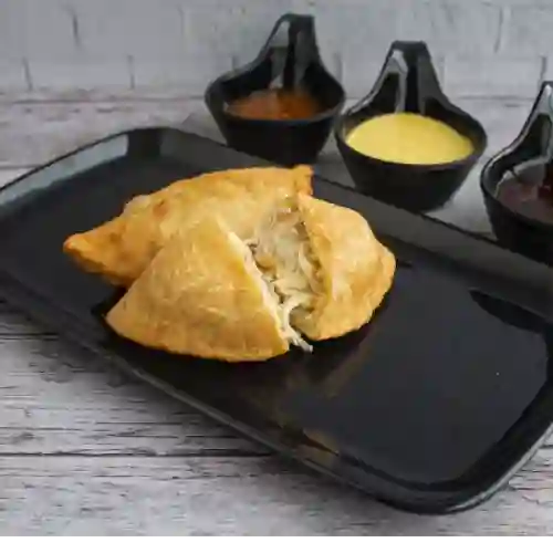 Empanada Pollo Queso
