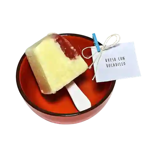 Helado de Queso con Bocadillo