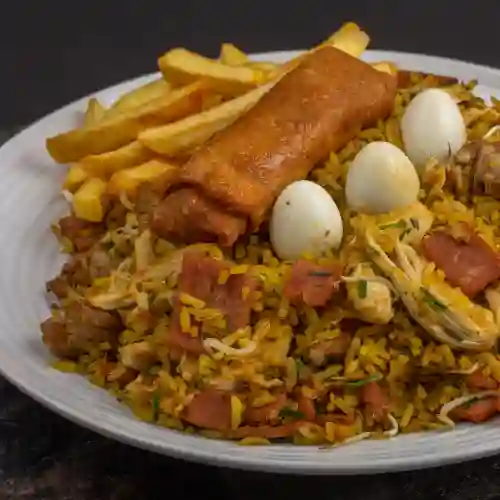 Combo Arroz Chino Egg Roll