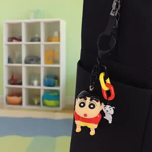 Llavero Shinnosuke Nohara Hip Wiggle Crayon Shinchan Miniso