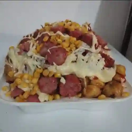 Salchipapas Elmer Gruñon para 3 Personas