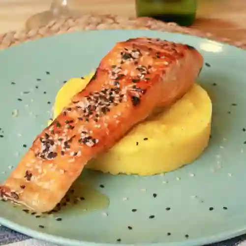 Salmón Nikkei