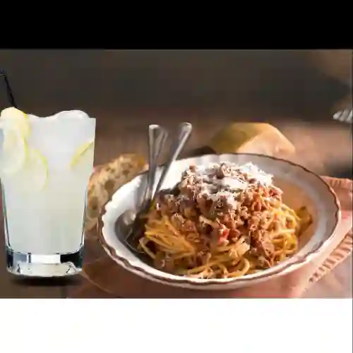 Pasta con Carne Bolognesa + Limonada