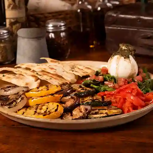 Burrata con Vegetales Asados