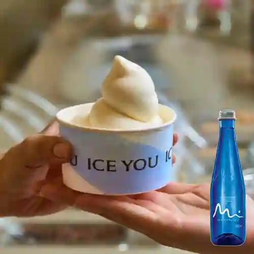 Combo Helado de Yogur Mediano + Manantial Sin Gas 300m