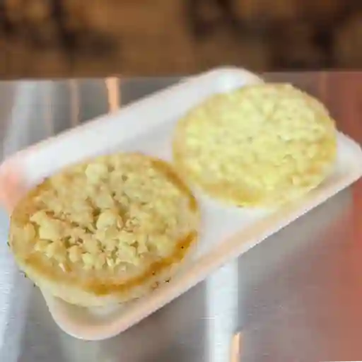 Arepa antioqueña con queso costeño