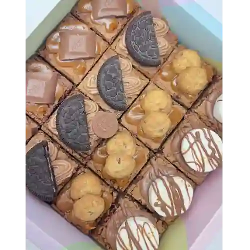 Box 16 Mini Brownies Topping Tradicional