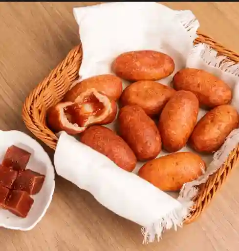 Buñuelo Relleno de Bocadillo