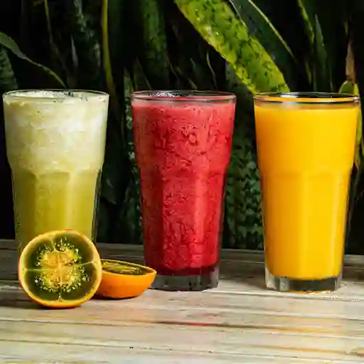 Jugos naturales en agua