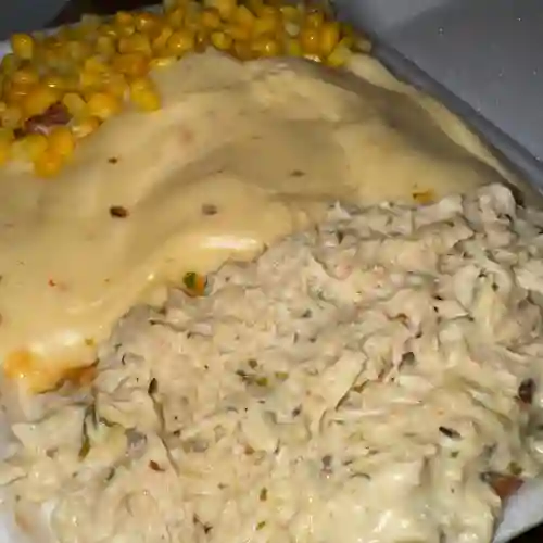 Salchipapa Pollo Bechamel