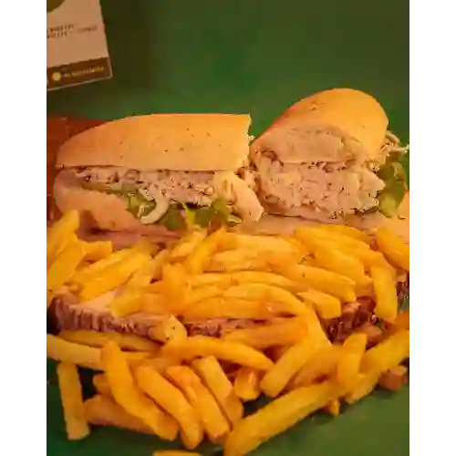 Sándwich de Pollo Desmenuzado