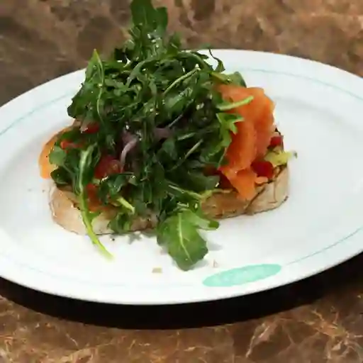 Tostada de Salmón