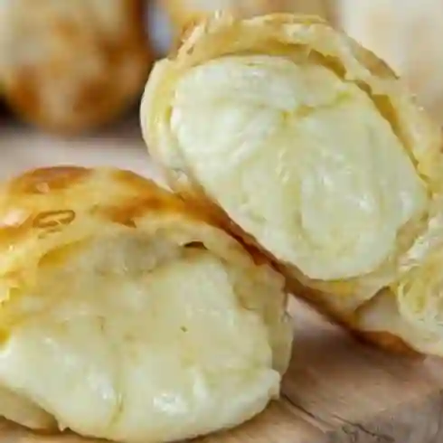 Empanada Cuatro Quesos