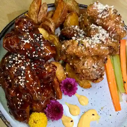 Combo 100 Piezas y 5 Salsas