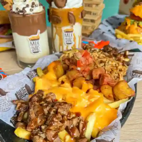Salchipapa Porki Shake + Limonada Gratis