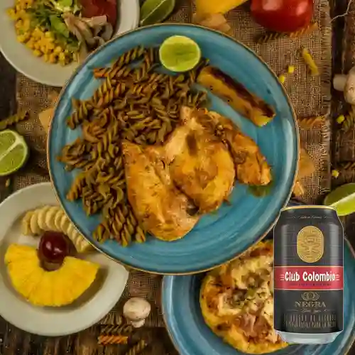 Combo Bandeja Especial de Pollo + Club Cola Negra Lata 330ml
