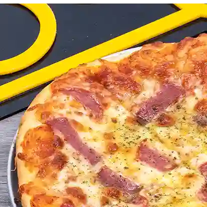 Pizza 4 Quesos y Jamón Serrano