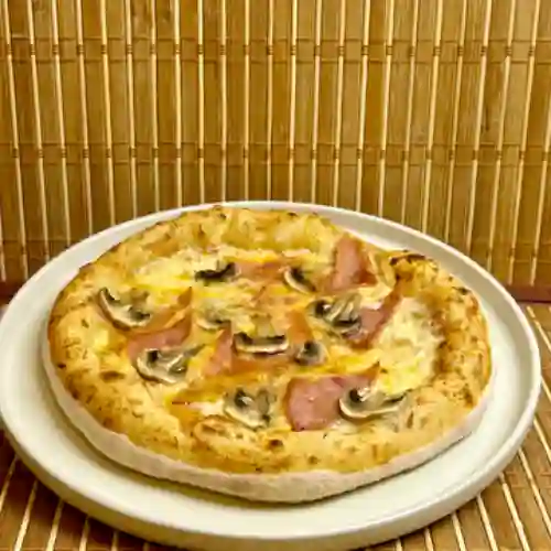 Pizza Prosciutto E Funghi Grande