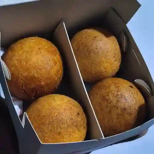 Caja x4 rellena + 2 bebidas