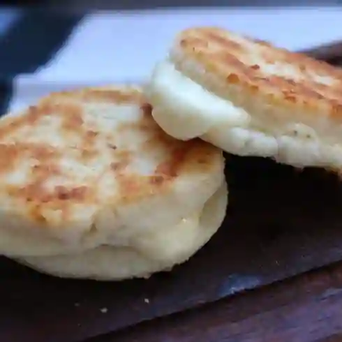 Arepa Rellena de Queso
