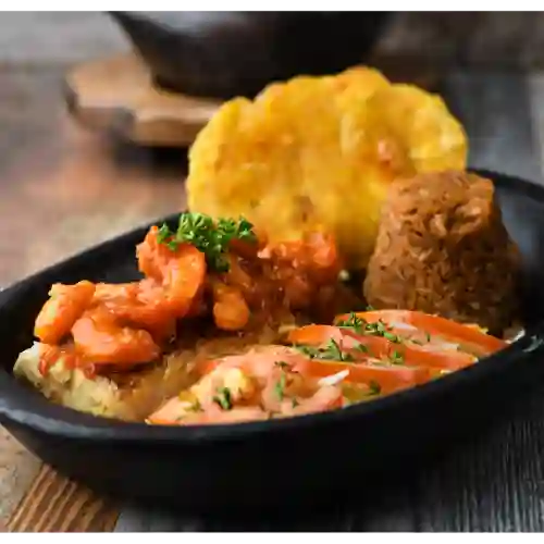 Robalo a la Criolla con Camarones