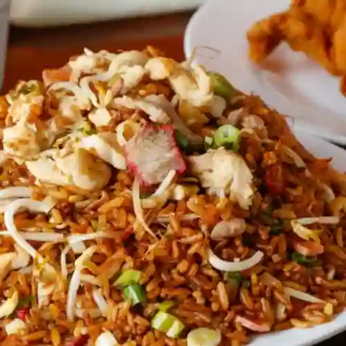 Porciòn Arroz 3 Carnes + 1 Lumpia