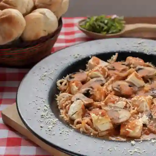 Espagueti Pollo y Champiñones