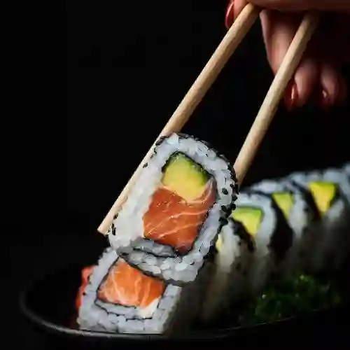 6 Piezas de Philadelphia Roll +salsas