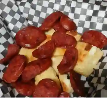 Chorizo Salsamentaria con Arepa