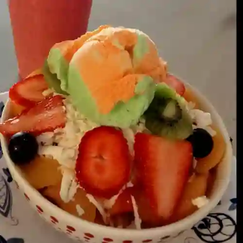 Ensalada de Frutas con Helado