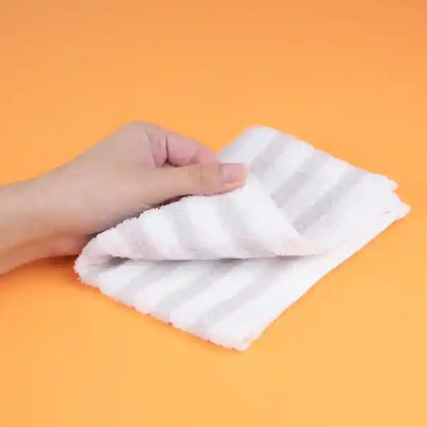 Toalla Infantil Para Baño de Algodón Con Rayas Gris Miniso