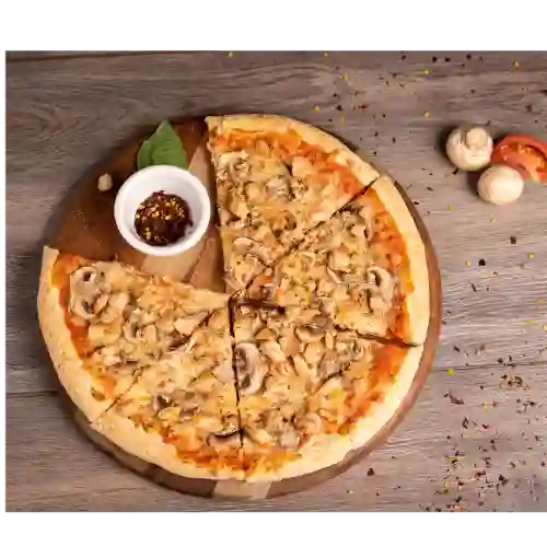 Pizza Mediana Pollo Champiñón