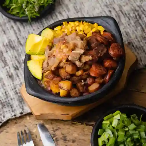 Combo cazuela de frijoles paisa