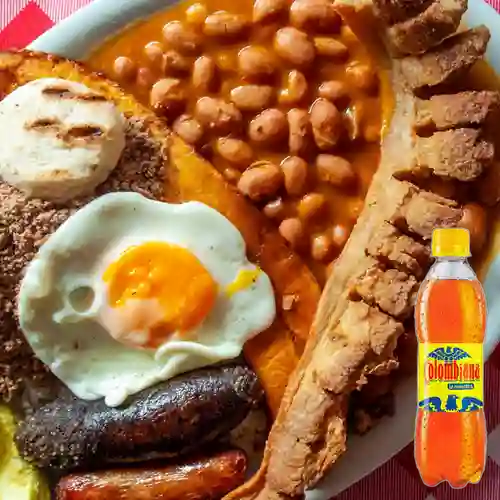 Combo bandeja paisa + gaseosa colombiana
