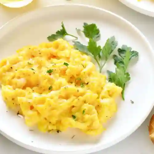 Huevos Revueltos + Croissant