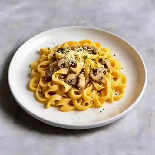 Pasta pollo champiñón