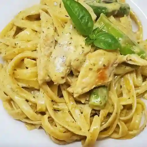 Pastas pollo pesto