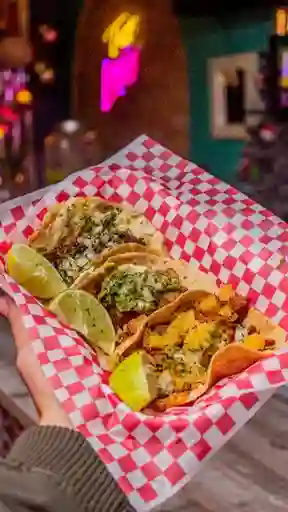 Tripleta Tacostra