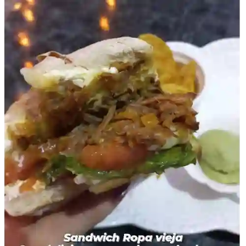 Sándwich Ropa Vieja