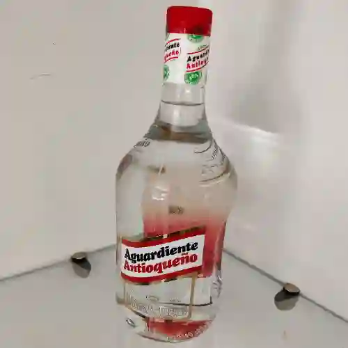 Aguardiente Antioqueño Tapa Roja Garrafa