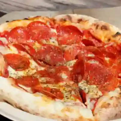 Pizza Mediana 6 Porciones